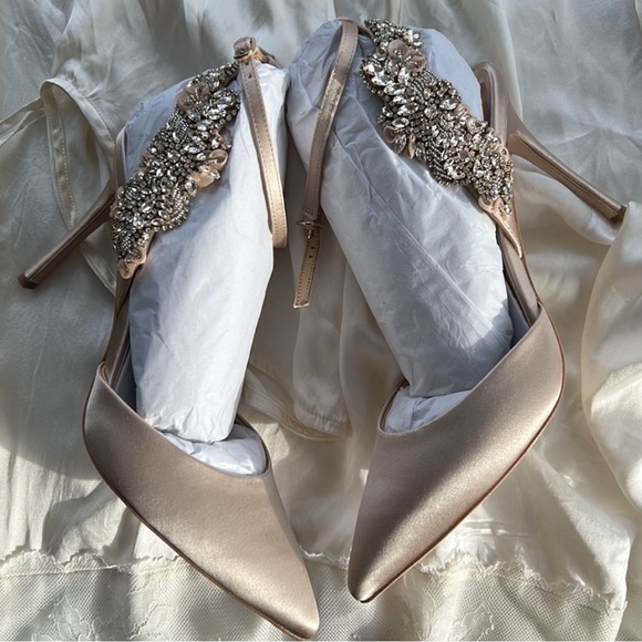 Badgley Mischka | Blanca Strappy Crystal
Stilettos | 8.5 - Picture 10 of 11